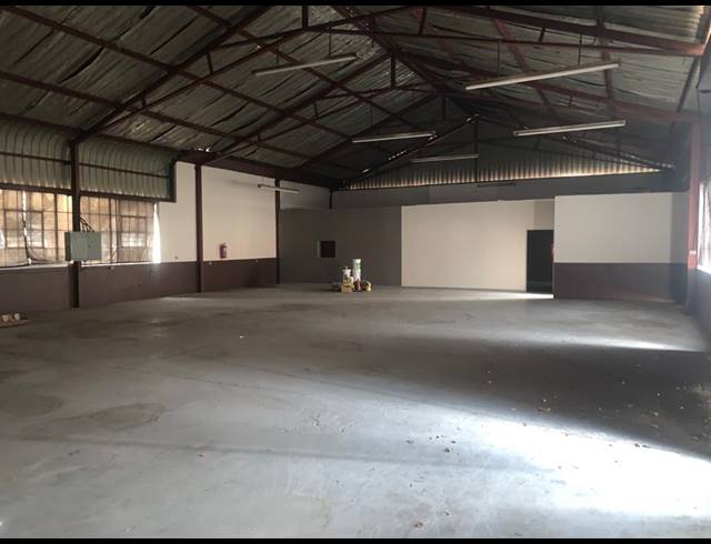 1,000M² WAREHOUSE TO LET IN WYNBERG